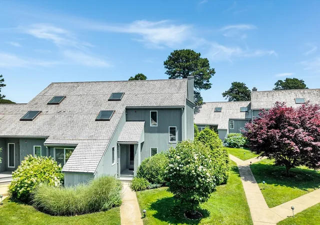 2nd image of 40 Hidden Cove Road #2, Oak Bluffs, MA 02557 | MLS# 73544610