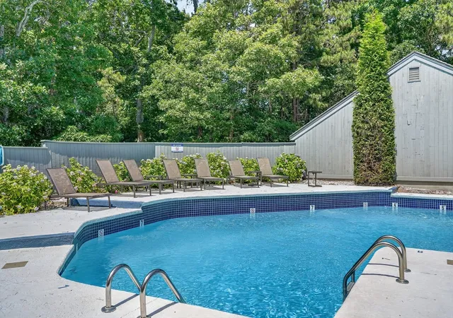 4th image of 40 Hidden Cove Road #2, Oak Bluffs, MA 02557 | MLS# 73544610