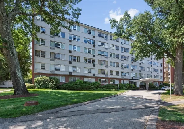 1st image of 10 Hammond Pond Pkwy, Newton, MA 02467