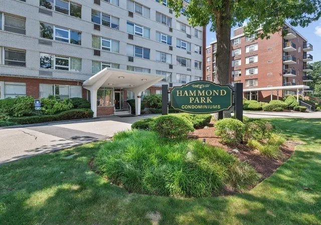 2nd image of 10 Hammond Pond Pkwy, Newton, MA 02467