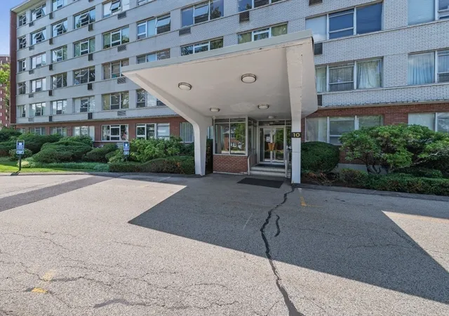 31st image of 10 Hammond Pond Parkway #607, Chestnut Hill, MA 02467 | MLS# 73565254