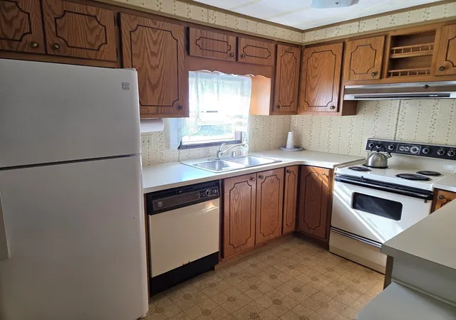 3rd image of 23 Catherine Dr, Marlborough, MA 01752 | MLS# 73518125