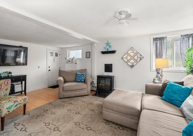 3rd image of 26 Wallis St, Beverly, MA 01915