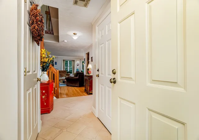 2nd image of 923 Ridgefield Cir #923C, Clinton, MA 01510 | MLS# 73551109