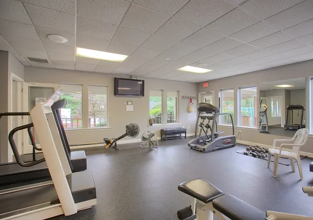 2nd image of 923 Ridgefield Cir, Clinton, MA 01510