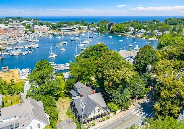 3rd image of 14 School St, Woods Hole, MA 02543 | MLS# 73523107