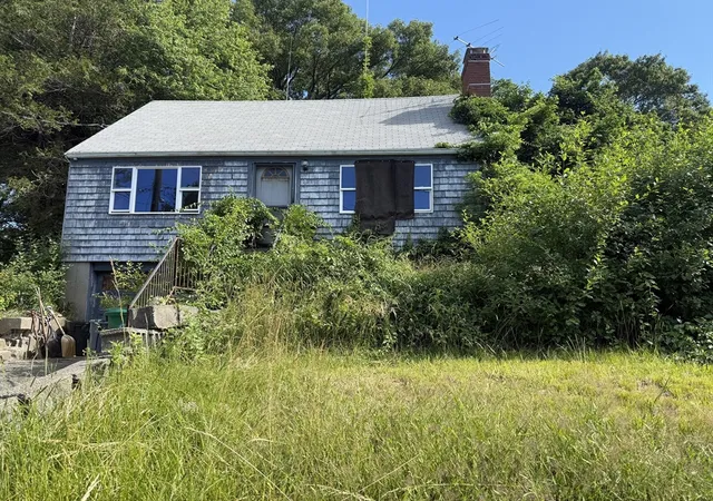 Homes for sale in Ashland, MA | 10 Roberts Road, Ashland, MA 01721 | MLS# 73539402