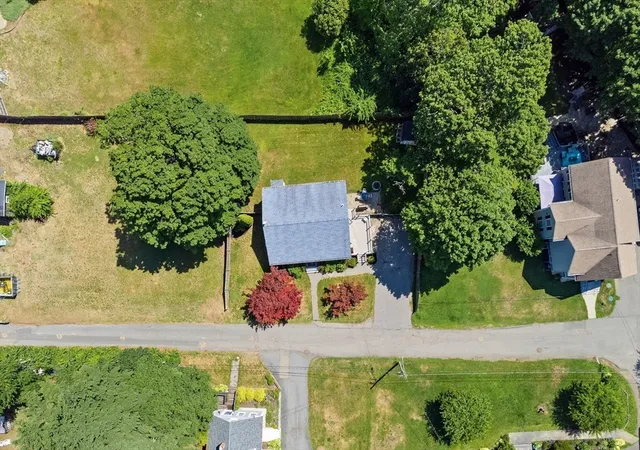 3rd image of 8 Gushee Ln, Taunton, MA 02780 | MLS# 73549344