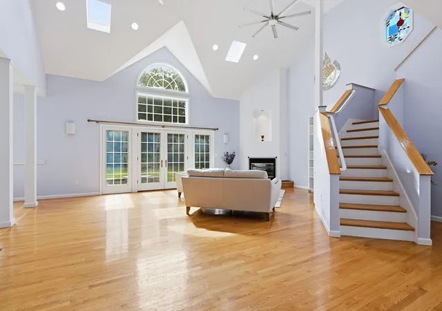 4th image of 20 Raymond Cir, Westfield, MA 01085 | MLS# 73554496