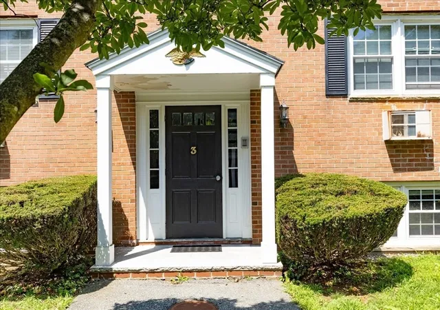 Listing Photo 5 - Condo for sale in building located at 57 Sylvan St, Danvers, MA 01923 - Unit #3F