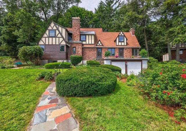 1st image of 6 Old Brook Dr, Worcester, MA 01609 | MLS# 73562895