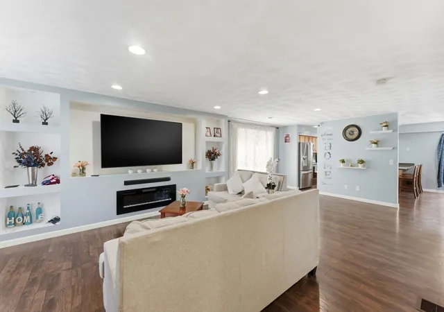 Photo 3 of Sale Pending at 61 Metropolitan Ave, Cranston, RI 02920 | MLS# 73517685 | Listing updated on 2026-08-10