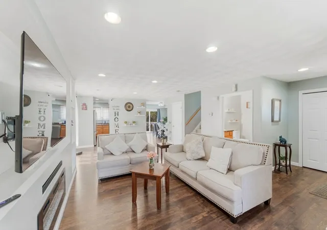 Photo 3 of Sale Pending at 61 Metropolitan Ave, Cranston, RI 02920 | MLS# 73517685 | Listing updated on 2026-10-02