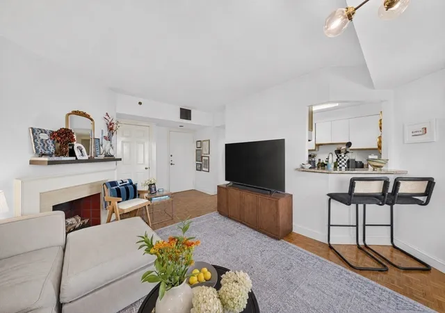 3rd image of 416 Commonwealth Avenue #615, Boston, MA 02215 | MLS# 73544036
