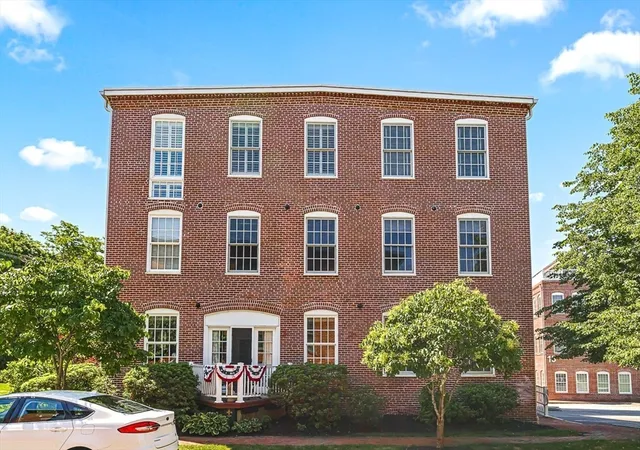 Homes for sale in Amesbury, MA | 25 Cedar St #14, Amesbury, MA 01913 | MLS# 73533635