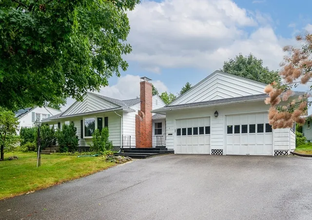 3rd image of 11 Lyndale Rd, Worcester, MA 01606 | MLS# 73559706
