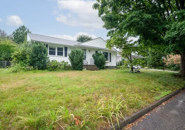 5th image of 11 Lyndale Rd, Worcester, MA 01606 | MLS# 73559706