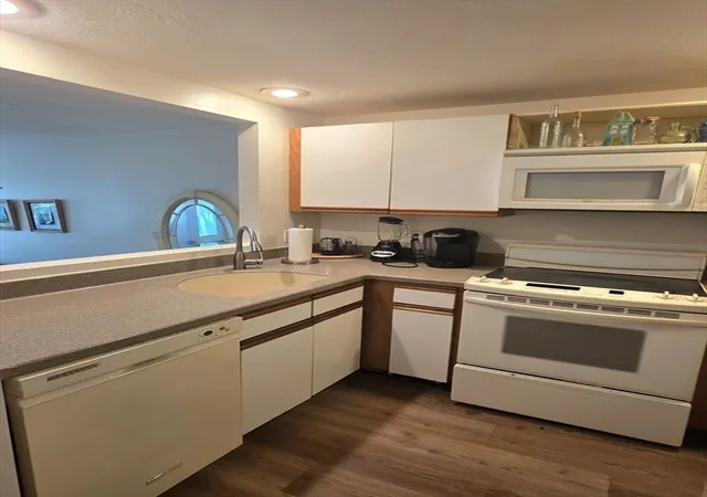 Photo 4 of Condo for sale at 16 Westcliff Dr #16, Plymouth, MA 02360 | MLS# 73543609 | Listing updated on 2026-08-31