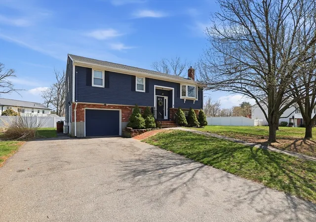 39th image of 11 Duffy Dr, Taunton, MA 02780 | MLS# 73509380