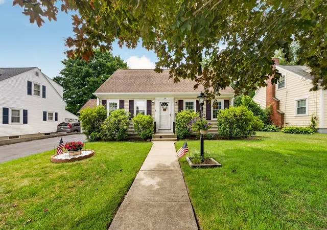 2nd image of 22 Evelyn St, New Bedford, MA 02740 | MLS# 73548555