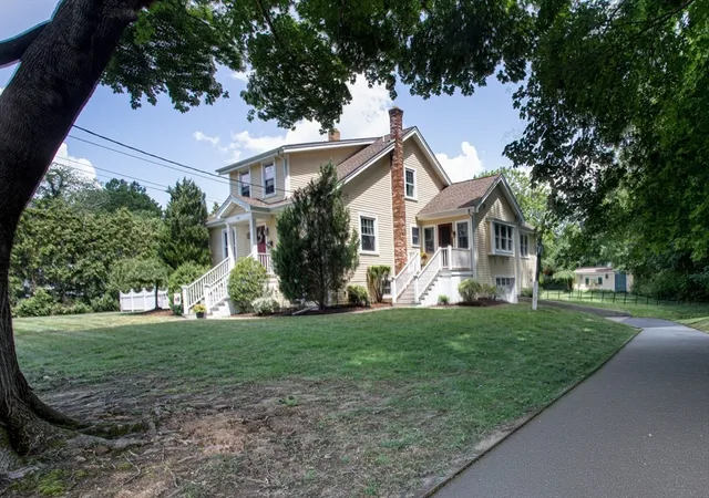 2nd image of 126 Grove Ave, Somerset, MA 02726 | MLS# 73541996