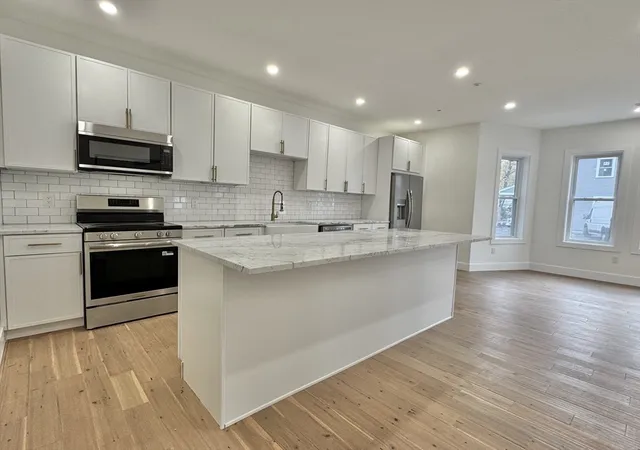 3rd image of 20 Broad St #5, Medway, MA 02053 | MLS# 73506700