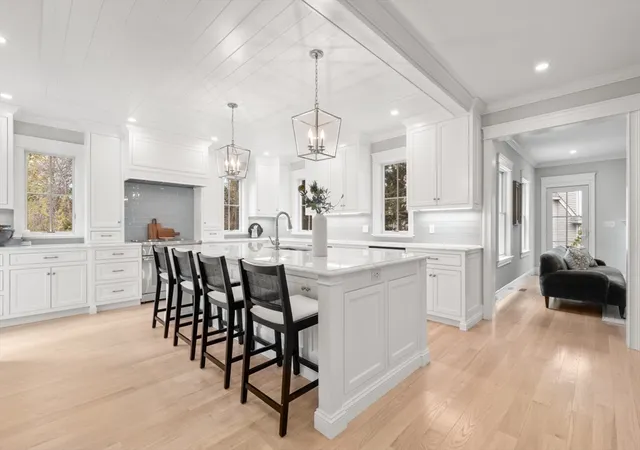 3rd image of 6 Revolutionary Road, Lexington, MA 02421 | MLS# 73537318