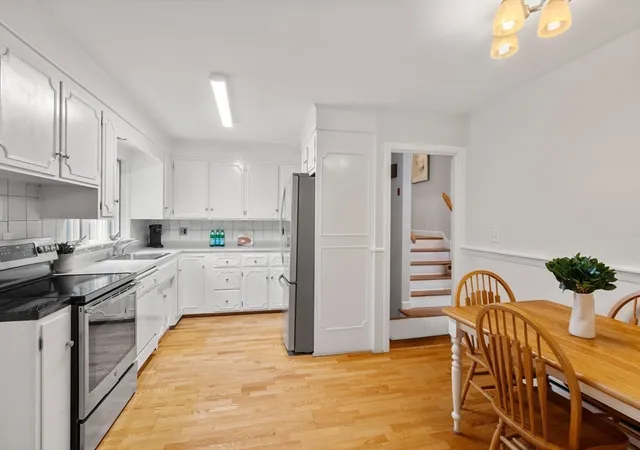 3rd image of 83 Bound Brook Rd, Newton Highlands, MA 02461 | MLS# 73553660