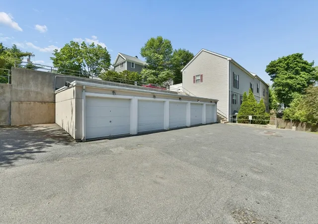 2nd image of 110 Coolidge Hl Rd, Watertown, MA 02472