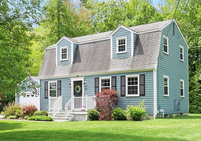 3rd image of 113 Andrew Ln, Hanson, MA 02341 | MLS# 73523471