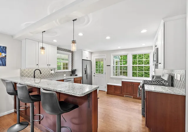 4th image of 113 Andrew Ln, Hanson, MA 02341 | MLS# 73523471