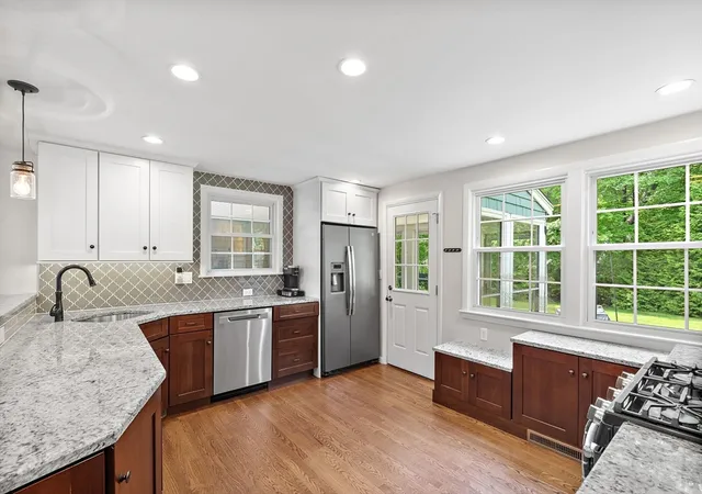 5th image of 113 Andrew Ln, Hanson, MA 02341 | MLS# 73523471