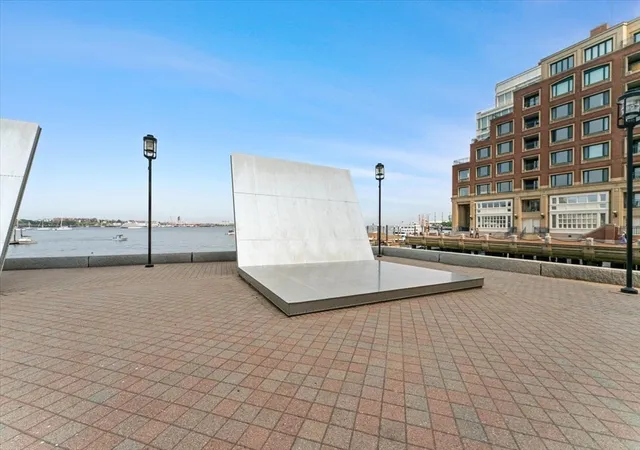 36th image of 65 East India Row #16B, Boston, MA 02110 | MLS# 73556911