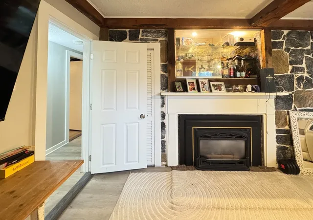 Photo 4 of Sale Pending at 233 West St, Leominster, MA 01453 | MLS# 73567568 | Listing updated on 2026-10-08