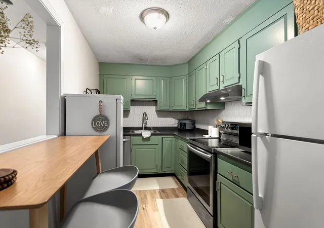 3rd image of 440 N Ave, Haverhill, MA 01830
