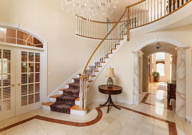 2nd image of 8 Buttonwood Dr, Andover, MA 01810 | MLS# 73549791
