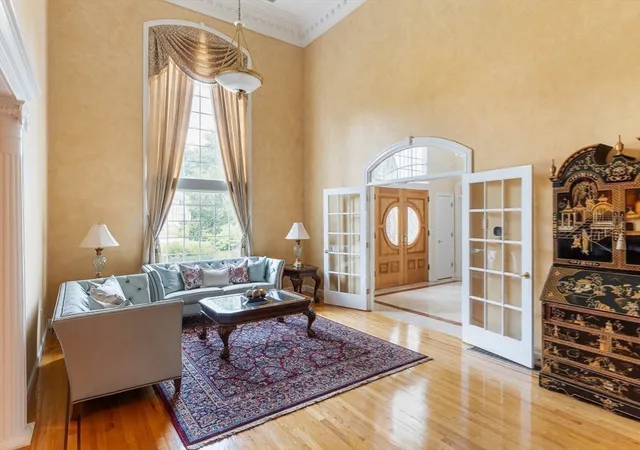 5th image of 8 Buttonwood Dr, Andover, MA 01810 | MLS# 73549791