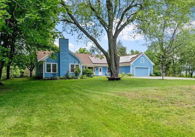 1st image of 27 Oak Ave, Lunenburg, MA 01462 | MLS# 73543047