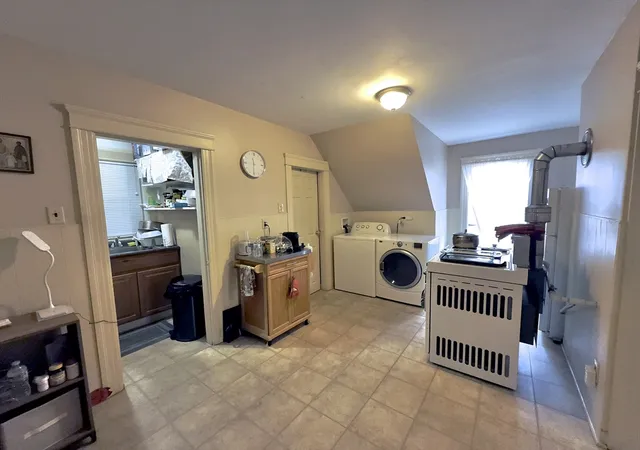 2nd image of 328 Brooks St, Worcester, MA 01606