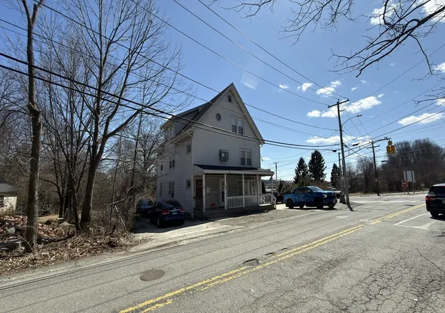 Homes for sale in Worcester, MA | 328 Brooks St, Worcester, MA 01606 | MLS# 73494972