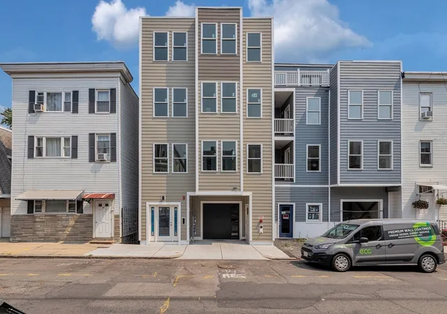 4th image of 199 Havre St, Boston, MA 02128