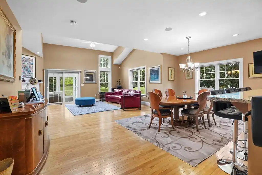 10th image of 3 Walden Wy, Milford, MA 01757