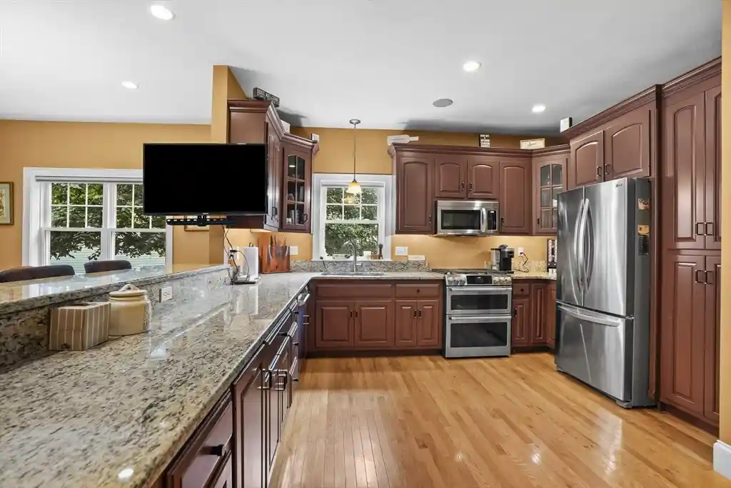 11th image of 3 Walden Wy, Milford, MA 01757