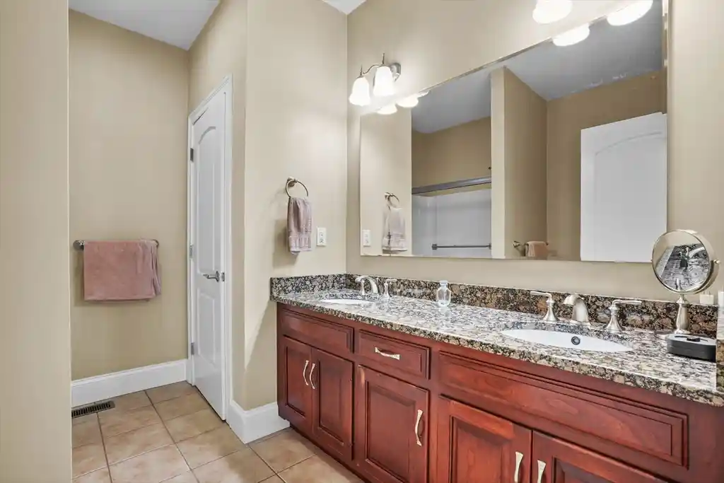16th image of 3 Walden Wy, Milford, MA 01757