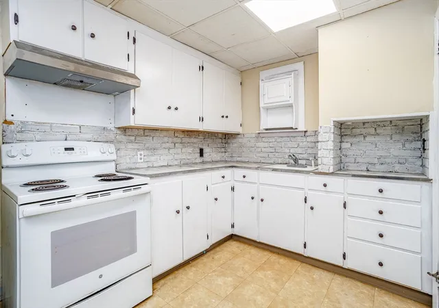 3rd image of 124 Highland Ave, Athol, MA 01331 | MLS# 73561772