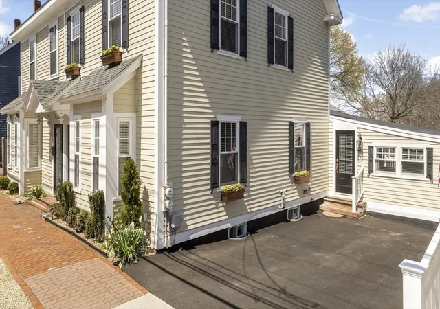 2nd image of 510 Merrimac St, Newburyport, MA 01950