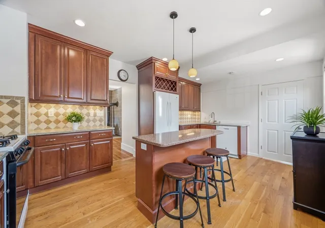 Photo 3 of Sale Pending at 16 Linwood St, Holbrook, MA 02343 | MLS# 73553073 | Listing updated on 2026-09-17