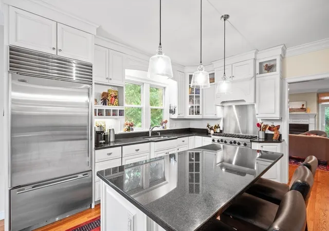 4th image of 94 Herrick Rd, Newton, MA 02459