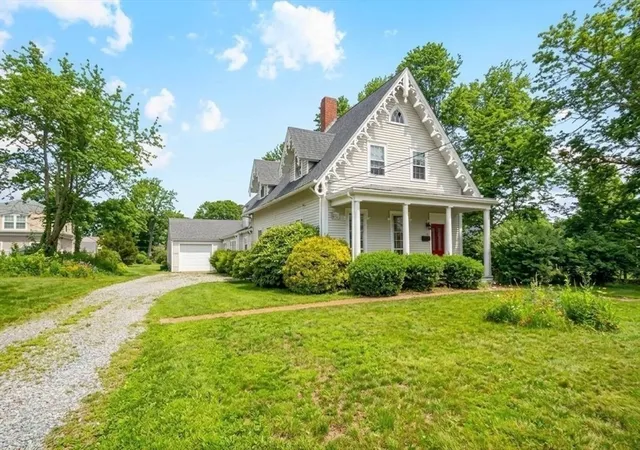 34th image of 59 Cottage St, Hingham, MA 02043 | MLS# 73556452