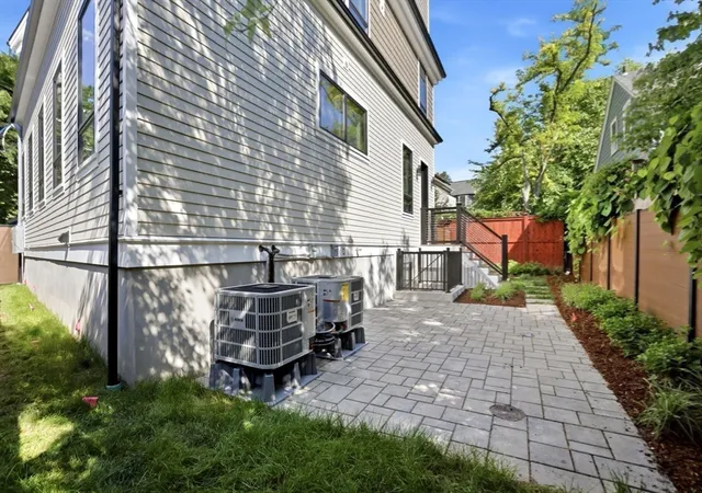23rd image of 24 Newell St, Cambridge, MA 02140 | MLS# 73499201